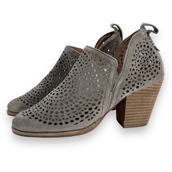 Jeffrey Campbell Ankle Boot Bootie Sz 8 Rosalee Suede Perforated Taupe Gray Heel - Picture 2 of 11